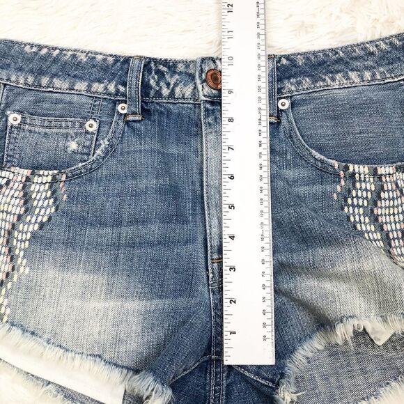 American Eagle High Rise Festival Cutoff Jean Shorts Painted Design Size 6 - Picture 3 of 8